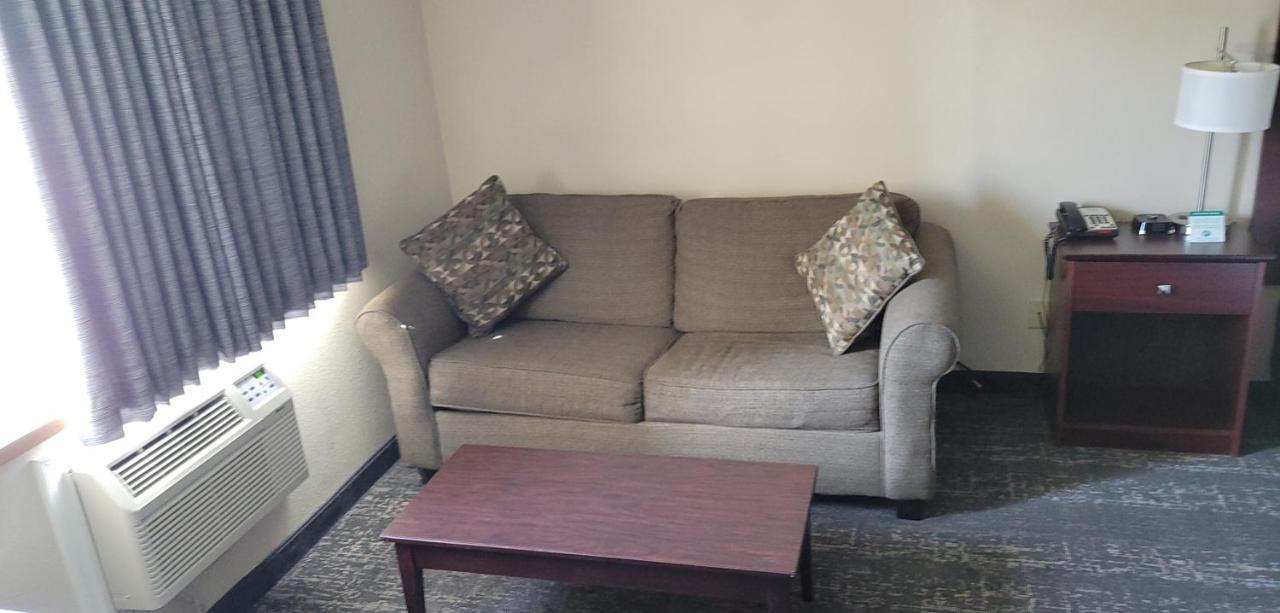 Boarders Inn & Suites By Cobblestone Hotels - Broken Bow エクステリア 写真