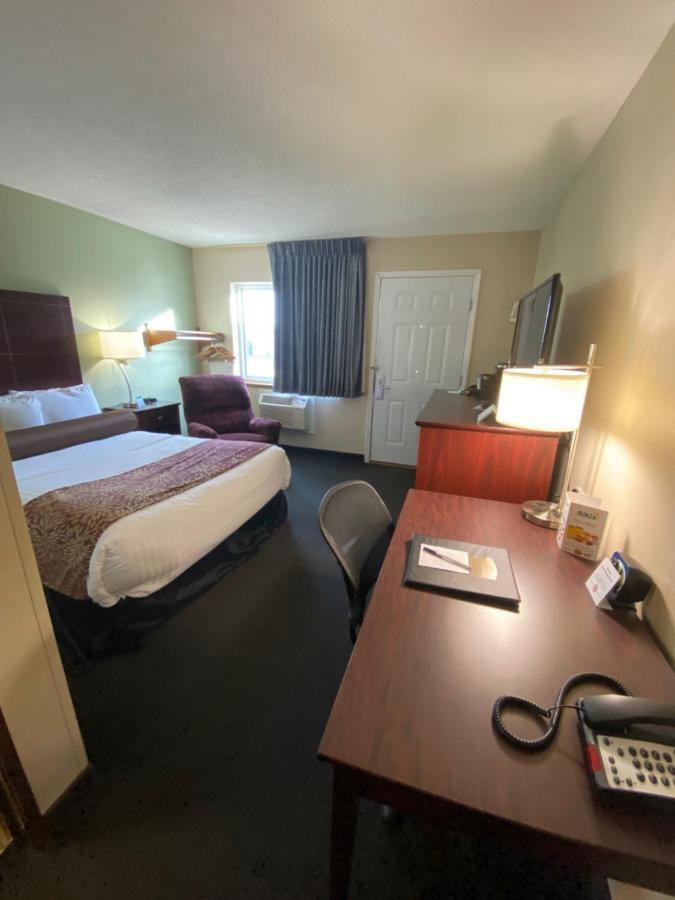 Boarders Inn & Suites By Cobblestone Hotels - Broken Bow エクステリア 写真