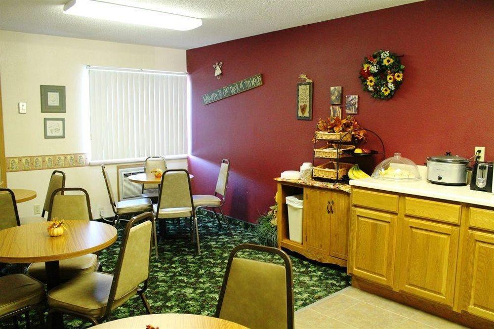 Boarders Inn & Suites By Cobblestone Hotels - Broken Bow エクステリア 写真