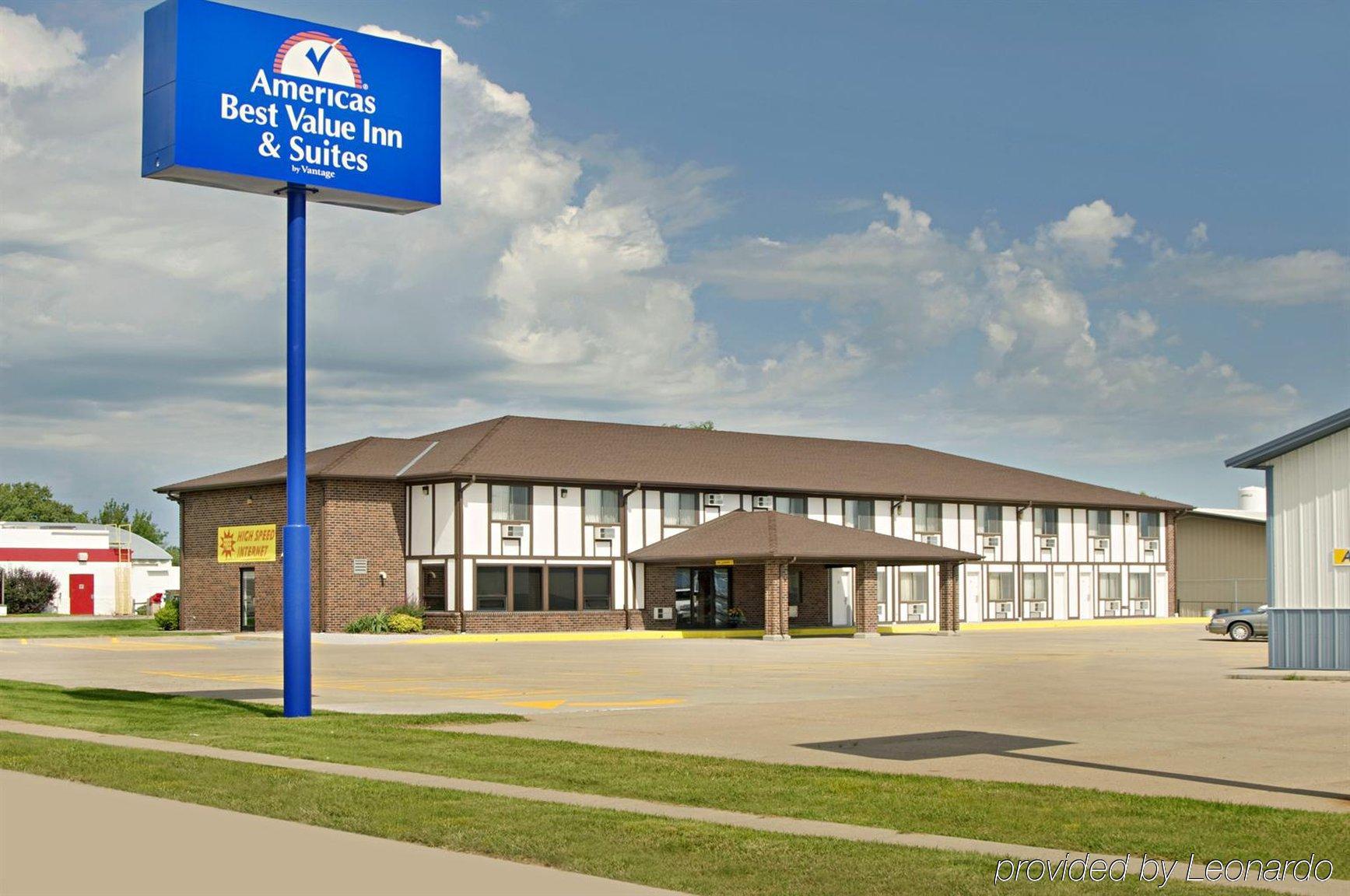 Boarders Inn & Suites By Cobblestone Hotels - Broken Bow エクステリア 写真