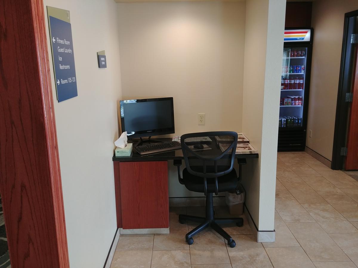 Boarders Inn & Suites By Cobblestone Hotels - Broken Bow エクステリア 写真