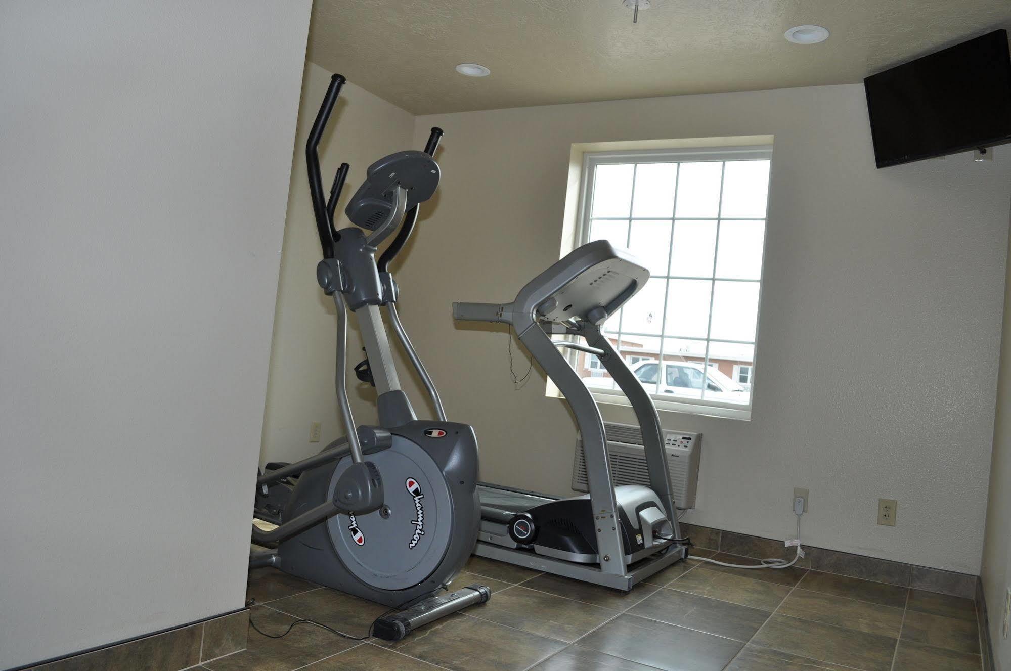 Boarders Inn & Suites By Cobblestone Hotels - Broken Bow エクステリア 写真